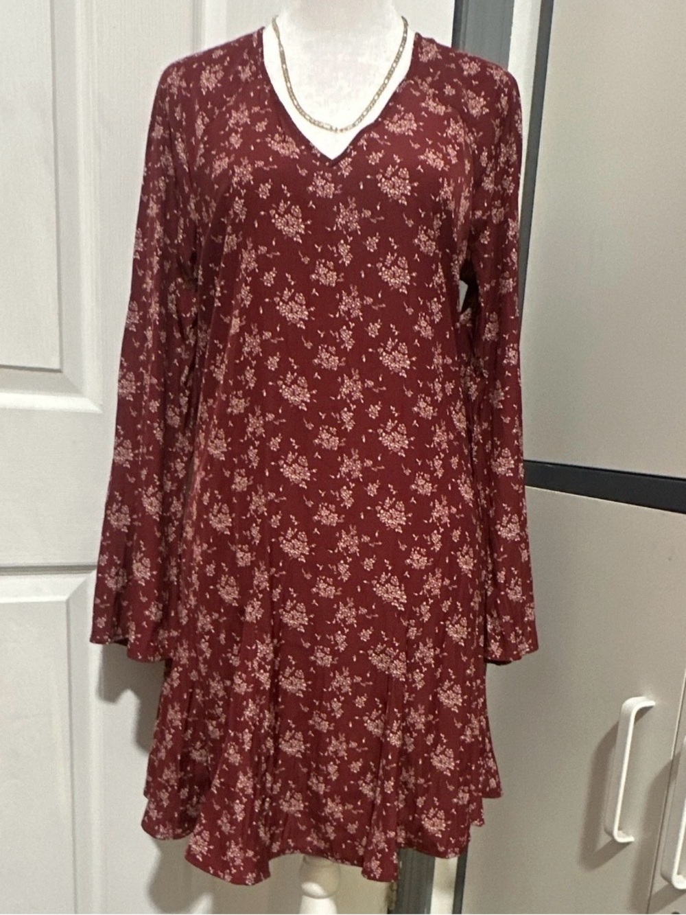 Universal Thread Burgundy Floral V-Neck Long Sleeve Dress